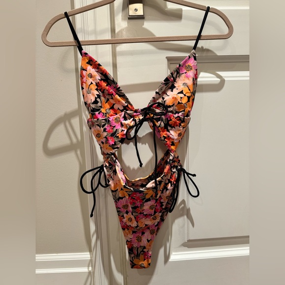 For love and lemons 1 peice bathing suit💥 - Picture 1 of 3